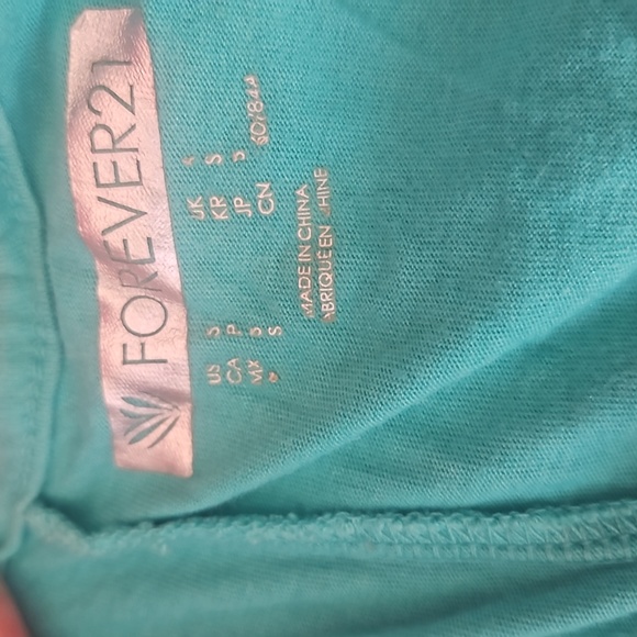 Crop tops - Picture 4 of 9